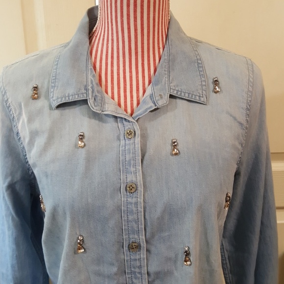 Crown & Ivy Embellished Chambray Button Down. Med - Picture 2 of 8